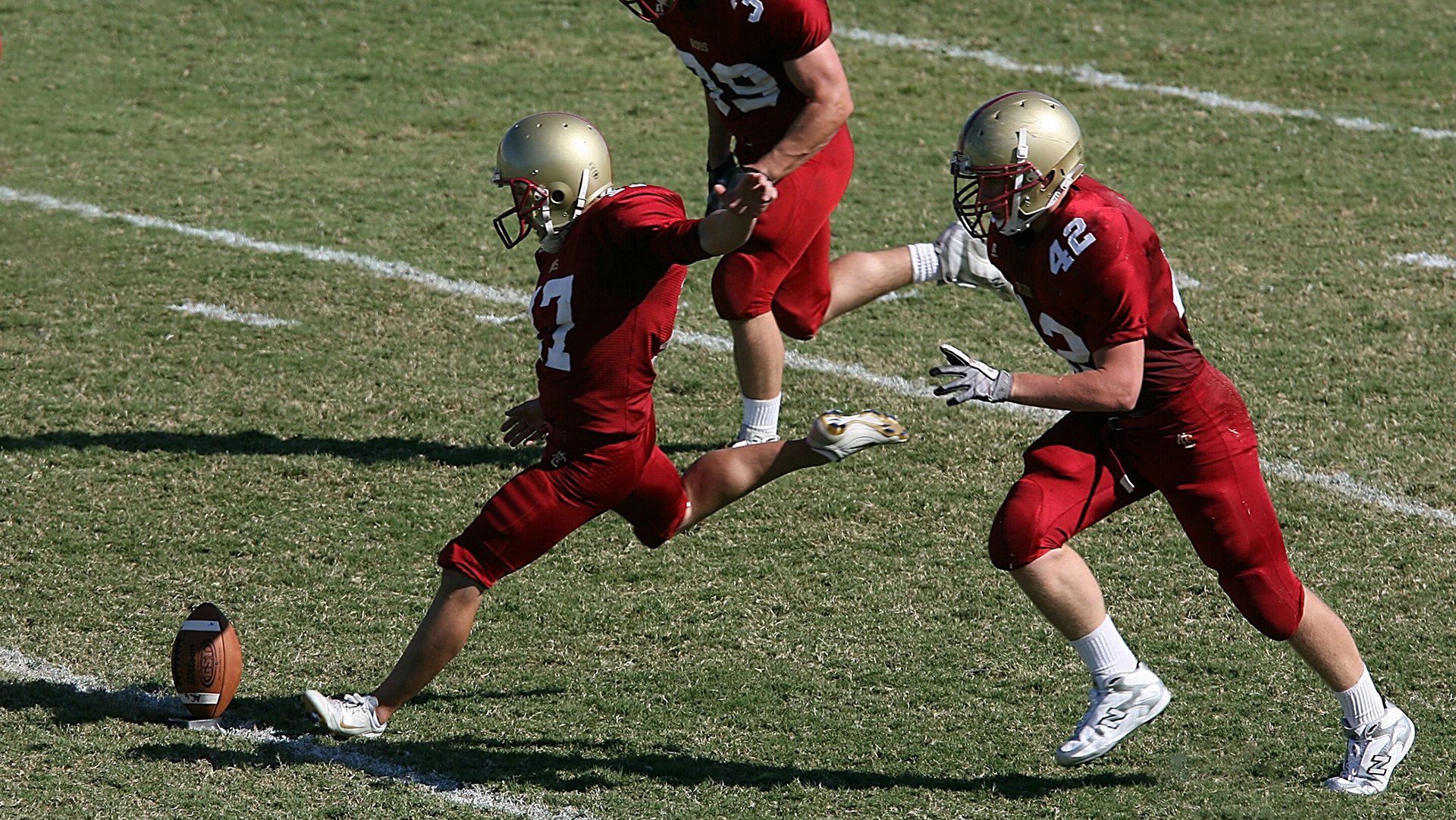 “高速误区”——车手如何避免惊险失误，高速行驶中预防事故的措施
