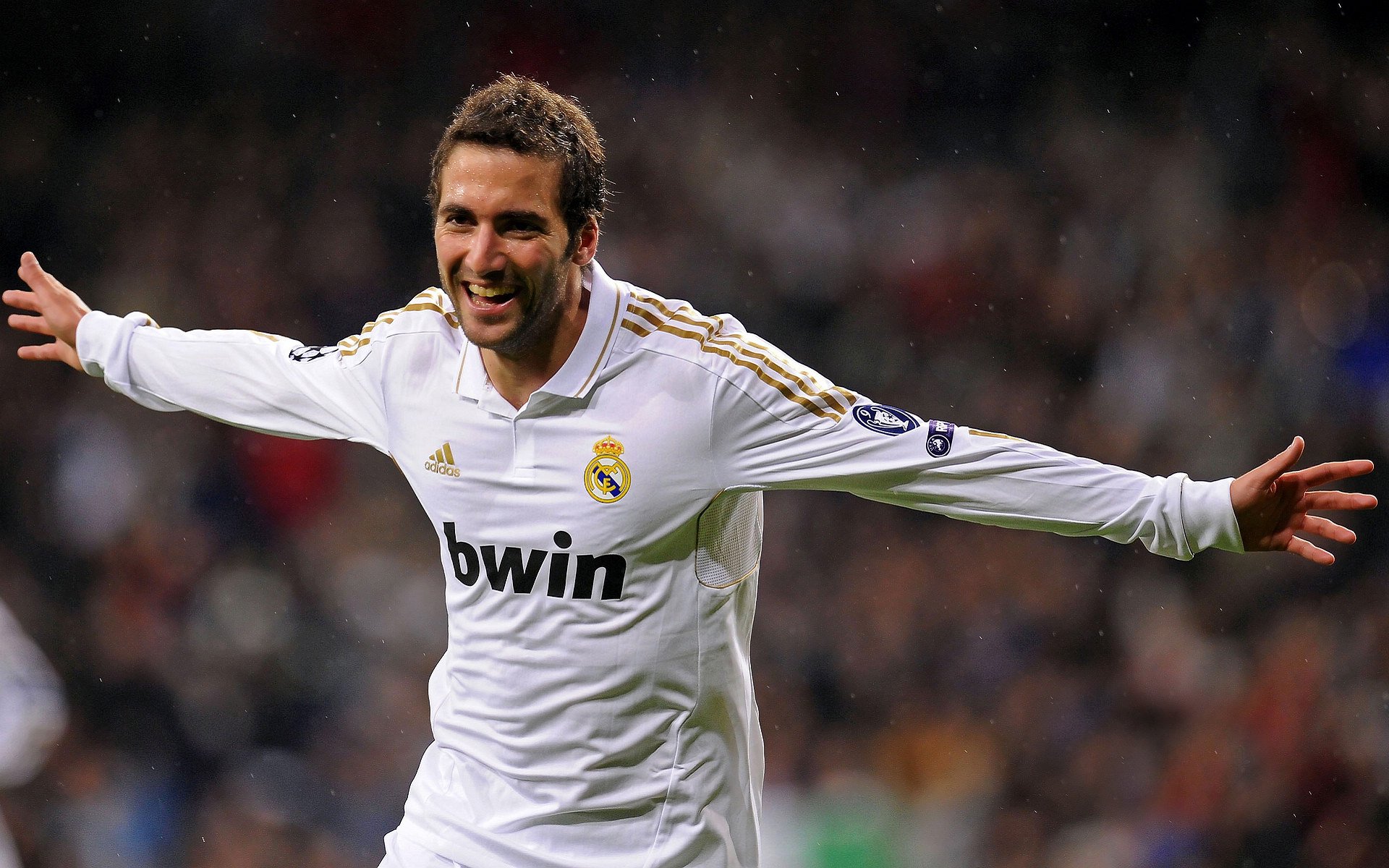 网络直播：全球观众同步追看激战